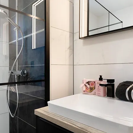 Lopezan And Living *